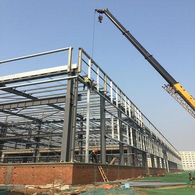 Prefabricated Steel Structure Workshop with Q355 Frame and Sandwich Panels